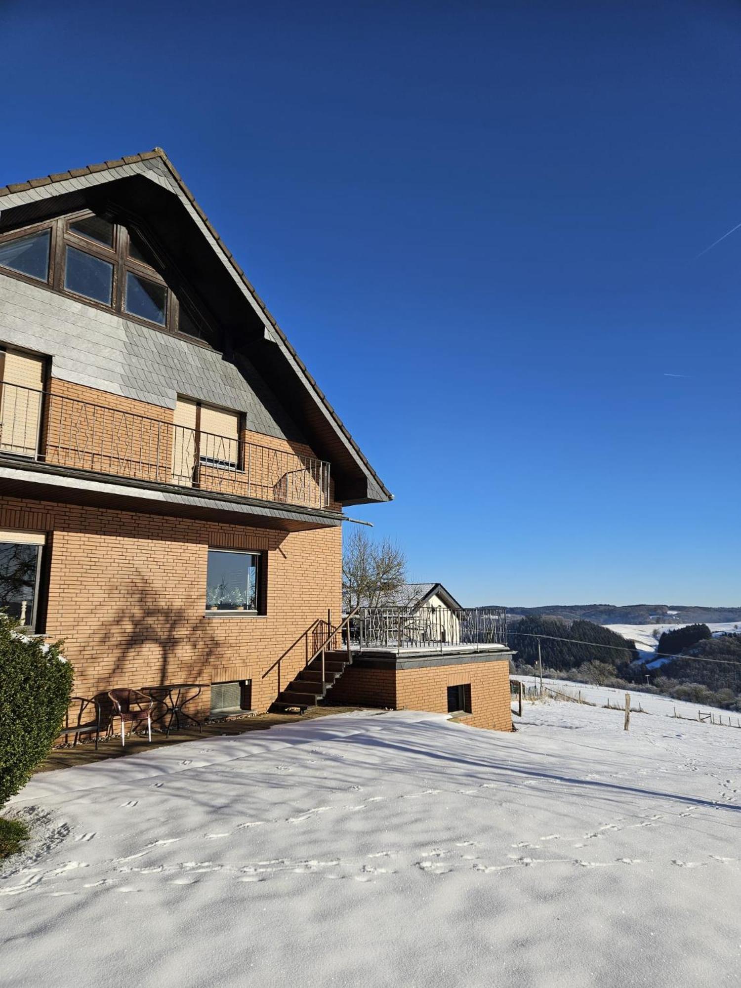 Ferienhaus Hescheld With Private Jacuzzi Hellenthal Buitenkant foto
